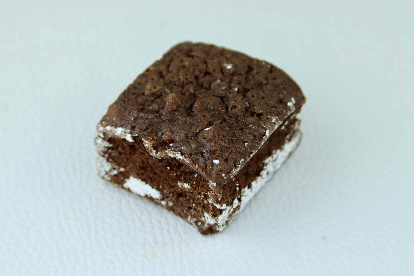 Bombonera Mediana con Galletas y Dulces Surtidos